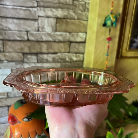 Vintage Pink Glass Divided Relish Dish - Picture 4 of 8